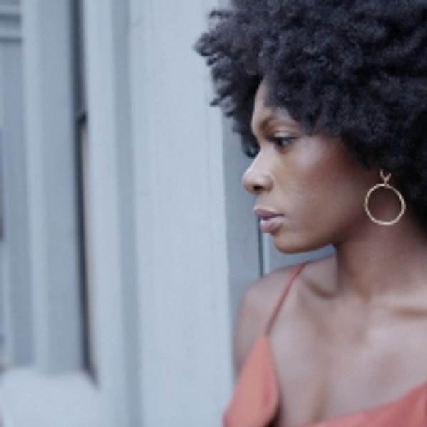VIDEO: GIRL FROM THE NORTH COUNTRY Releases Music Video of Kimber Elayne Sprawl Performing 'Tight Connection To My Heart' - Broadway Theater Video