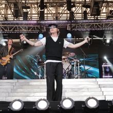 Video: Watch Cage The Elephant Perform World Debut Of Their Song 'Rainbow'