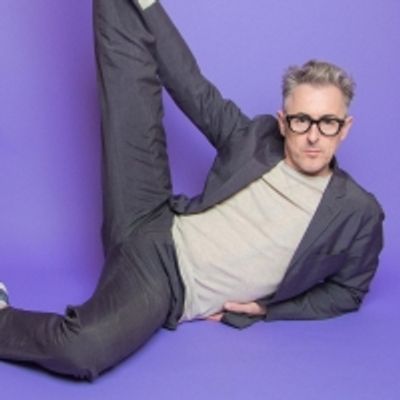 BWW Review: Alan Cumming Is Not Acting His Age (In the Best Way) &mdash;&nbsp;Dr. Phillips Center