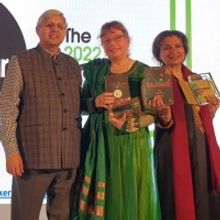Geetanjali Shree's Hindi Novel RET SAMADHI Wins The International Booker Prize 2022