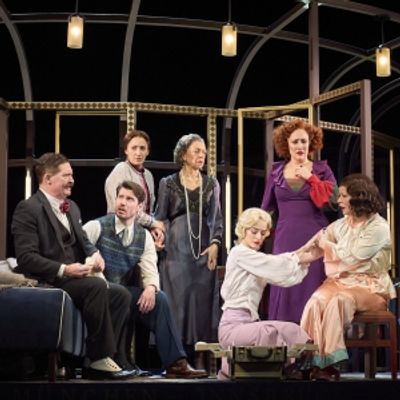 Review: AGATHA CHRISTIE&#039;S MURDER ON THE ORIENT EXPRESS at Great Lakes Theater