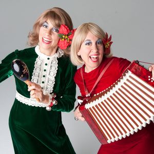 VICKIE & NICKIE'S HOLIDAY SLEIGH RIDE! NY State Tour Pulls into Rosendale and Old Forge