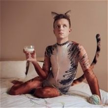 EDINBURGH 2023: Review: HOW TO LIVE A JELLICLE LIFE: LIFE LESSONS FROM THE 2019 HIT M