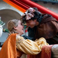Exclusive: Jamie Ward Explains How the Music of JULIET & ROMEO Transforms a Familiar… Video