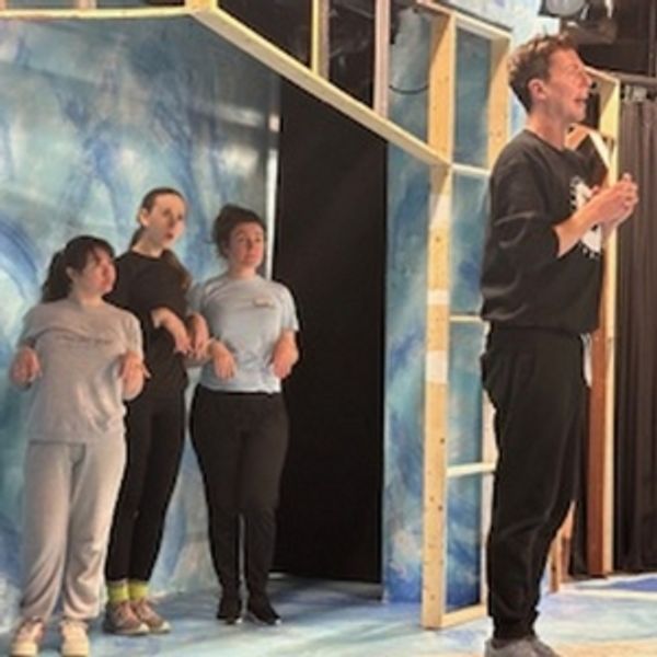 Maryland Ensemble Theatre's Fun Company to Present ELEPHANT & PIGGIE'S WE ARE IN A PL Photo