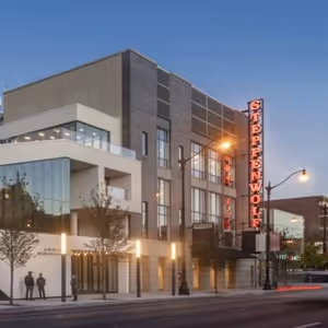 Steppenwolf Theatre Company Lays Off 12% of its Staff
