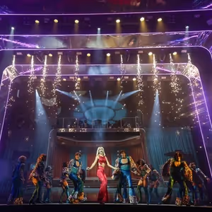 Aprovecha los descuentos de Black Friday en RAFFAELLA, EL MUSICAL