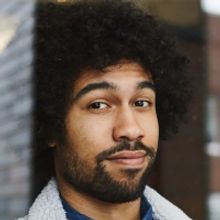 Comedian Che Durena to Perform at The Den Theatre in December