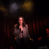 BWW Review: ALEXIS MOLNAR SINGS THE FIONA APPLE SONGBOOK Transcends Barriers at…