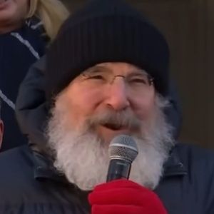 Video: Mandy Patinkin Leads 'Somewhere Over the Rainbow' at Mayor Zohran Mamdani's…