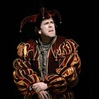 Texas Native Michael Mayes Leads RIGOLETTO at Houston Grand Opera