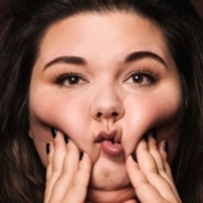 Edinburgh 2022: Review: SOFIE HAGEN: FAT JOKES, Monkey Barrel Comedy - Monkey Barrel 3
