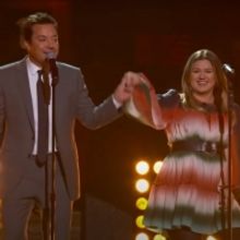 VIDEO: Watch Kelly Clarkson & Jimmy Fallon Duet 'I Got You Babe'