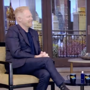 Video: Jesse Tyler Ferguson Talks Podcast on LIVE WITH KELLY AND MARK