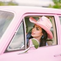 BWW Review: Outrageously Camp SLOPPY BONNIE Trades on Stereotypes and Cliches