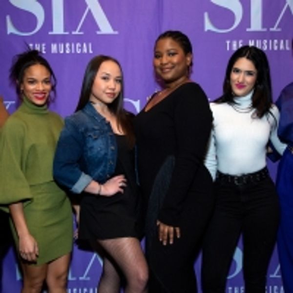 VIDEO: Hangin' with the New Queens of the SIX National Tour - Chicago Theater Video