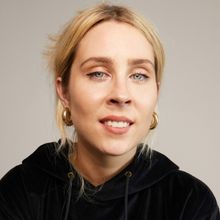 Stevie Martin Brings CLOUT To The Edinburgh Festival Fringe