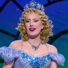 Video: Watch WICKED Stars Alyssa Fox & McKenzie Kurtz Perform 'For Good' on GMA3