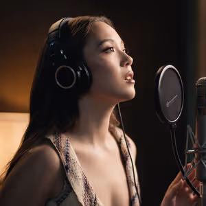 Laufey to Debut 'Blue in Green' Cover During Lexus Event on Twitch