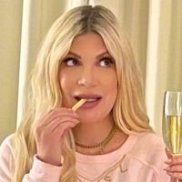 Tori Spelling Premieres All New TV Series @HOME WITH TORI Exclusively on VIZIO