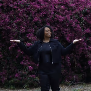 Interview: Dara Starr Tucker Focuses on the Moment in Album TIME WOULDN'T WAIT