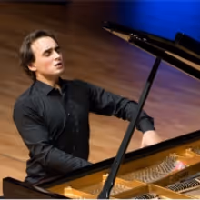 Honens 2022 Prize Laureate, Pianist Illia Ovcharenko, to Perform Ukrainian Works…