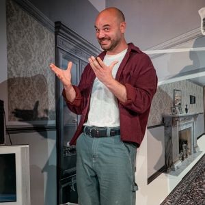 Review: INSANE ASYLUM SEEKERS, Bush Theatre