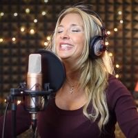 Video: Gema Castaño interpreta 'Colores En El Viento' de POCAHONTAS