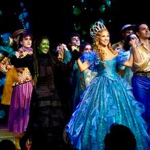 TV: Así son los saludos finales de WICKED en el Nuevo Alcalá de Madrid