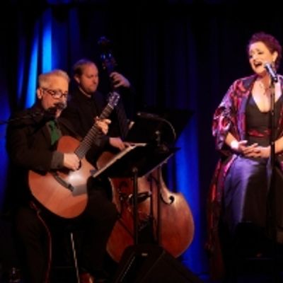Photos: Regina Zona and Sean Harkness In IT MUST HAVE BEEN THE MISTLETOE at The Triad