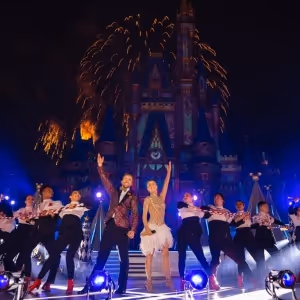 Derek & Julianne Hough to Host Disney Holiday Special; ALADDIN to Perform