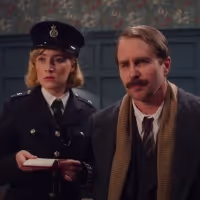 VIDEO: Sam Rockwell & Saoirse Ronan Investigate a West End Murder in the SEE HOW… Video