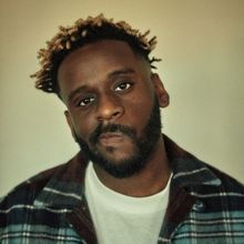 Myles Smith Releases New Single 'Stargazing'