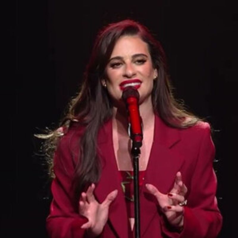 Wake Up With BroadwayWorld September 9, 2026- SMALL MOUTH SOUNDS to Come to Broadway with Julia Roberts and More Image
