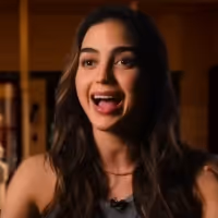 VIDEO: Melissa Barrera & SCREAM 5 Cast Talk New Film
