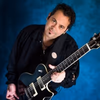 Edi Roque Brings Guitar Wizardy to Arcadia Blues Club