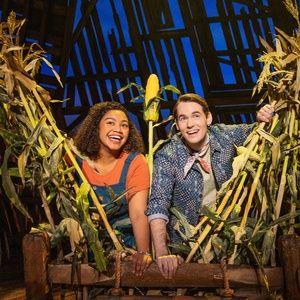 Review: SHUCKED at The Paramount Theatre