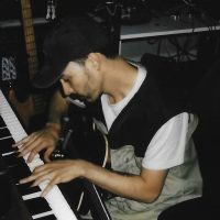 KINGO HALLA Announces Debut LP 'Empty Hands'