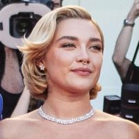 Photos: Florence Pugh, Harry Styles & the DON'T WORRY DARLING Cast Hit the Venice…