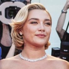 Photos: Florence Pugh, Harry Styles & the DON'T WORRY DARLING Cast Hit the Venice Fil