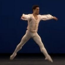 VIDEO: Royal Opera House Shares Clip of Tchaikovsky's Pas de Deux