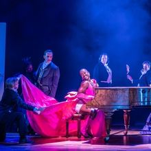 Review: THE IMPORTANCE OF BEING EARNEST, National Theatre