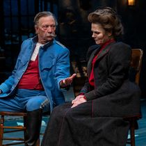 Photos: First Look at Steppenwolf Theatre's THE DANCE OF DEATH
