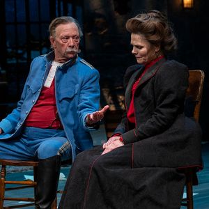 Photos: First Look at Steppenwolf Theatre's THE DANCE OF DEATH