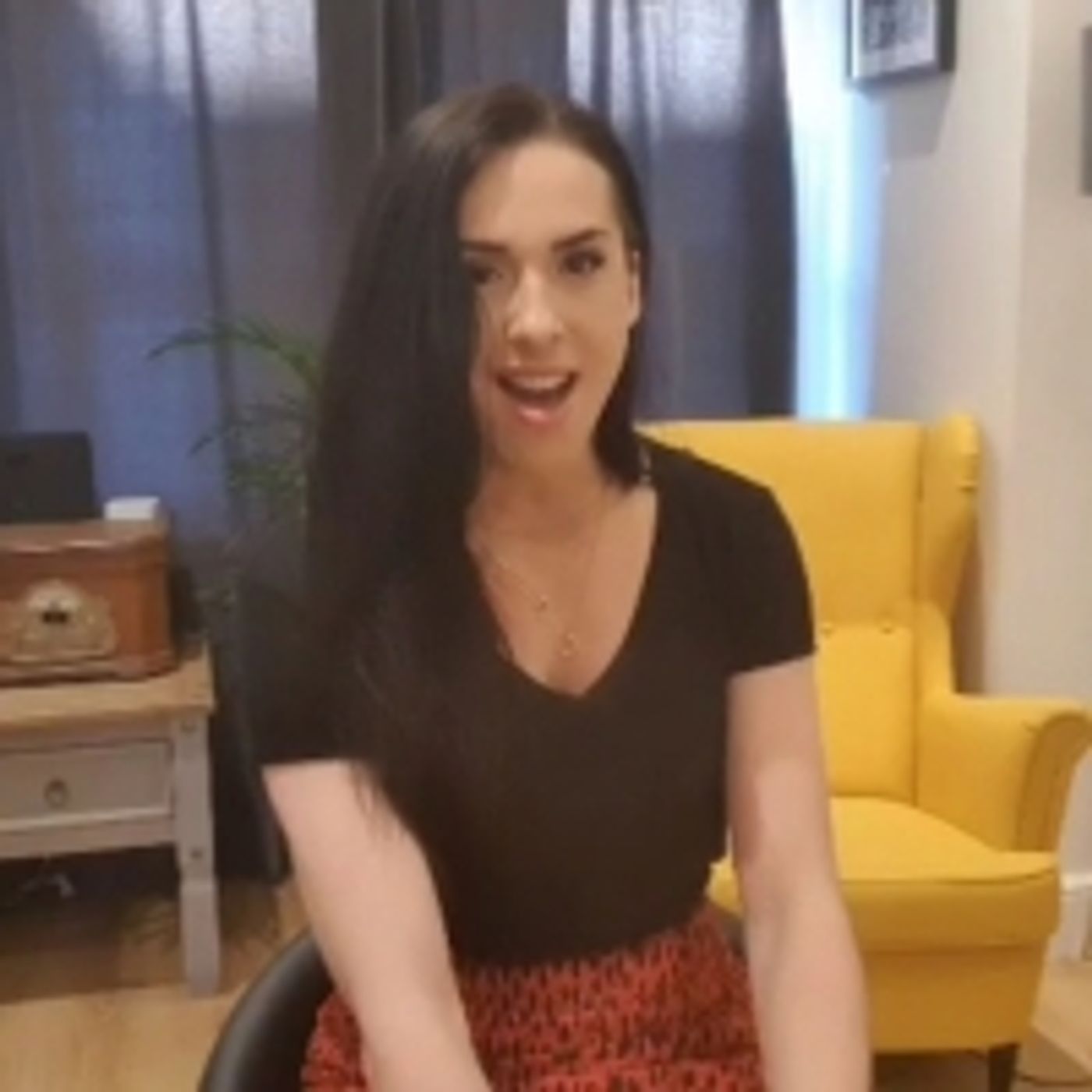 Wake Up With BWW 4/1: Lin-Manuel Miranda Performs a HAMILTON Living Room Concert, and More!  Image