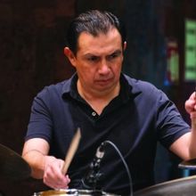 El Baterista Mexicano Adrián Oropeza Presentará Umbrales Sonoros En El Jardín Esc�