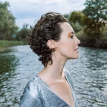 VIDEO: Esm&eacute; Patterson Releases Music Video for 'Out the Door'