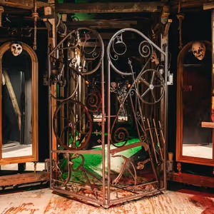 Bob Dylan's Artwork Is Featured in MASQUERADE Off-Broadway