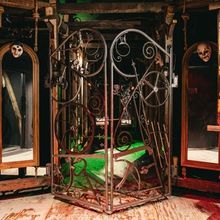 Bob Dylan's Artwork Is Featured in MASQUERADE Off-Broadway