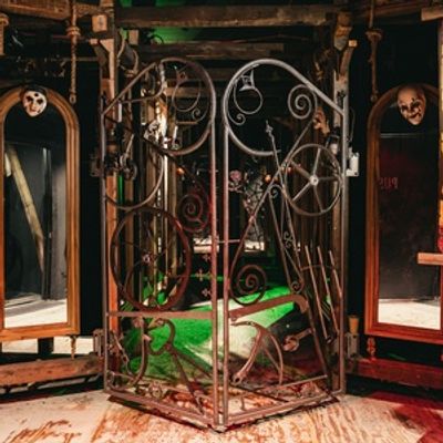 Bob Dylan's Artwork Is Featured in MASQUERADE Off-Broadway